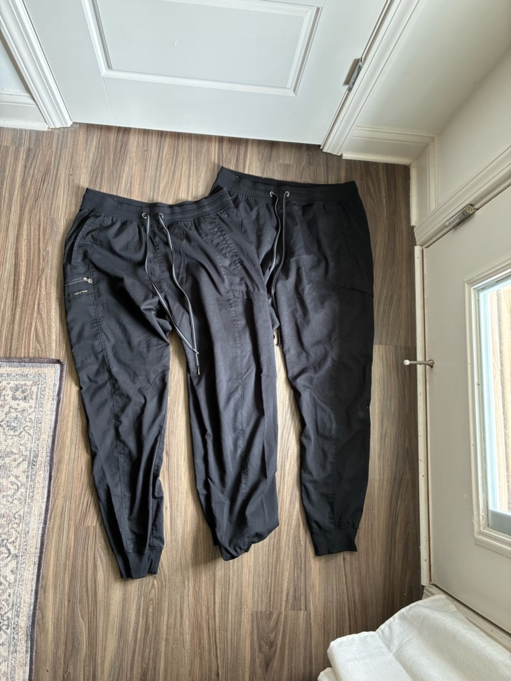 Healing Hands Jogger Scrub Pants